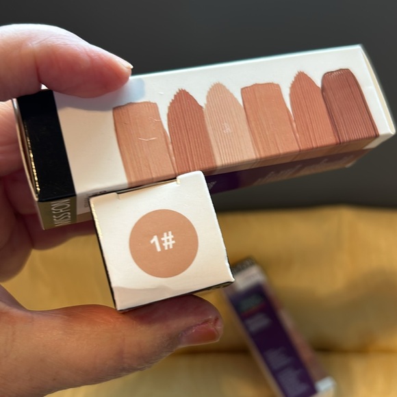 New Miss Fon concealer Eraser - Picture 3 of 10